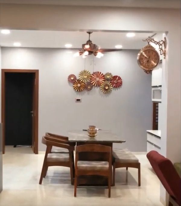 Dining Room – Table