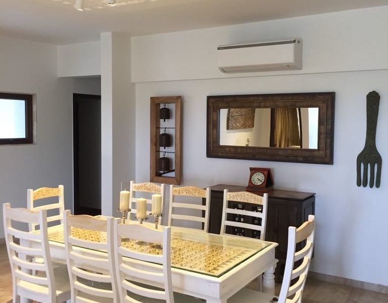 Dining Room – Table