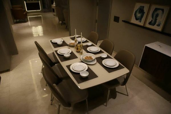 Dining Room – Table