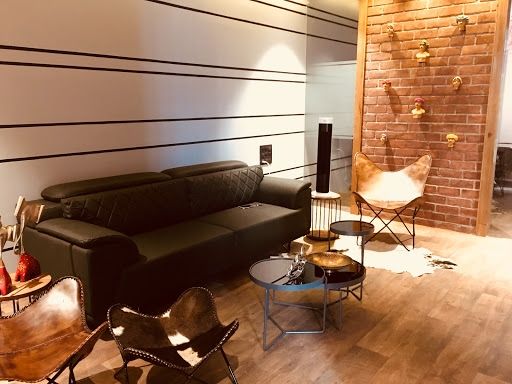 Sofa – Center Table
