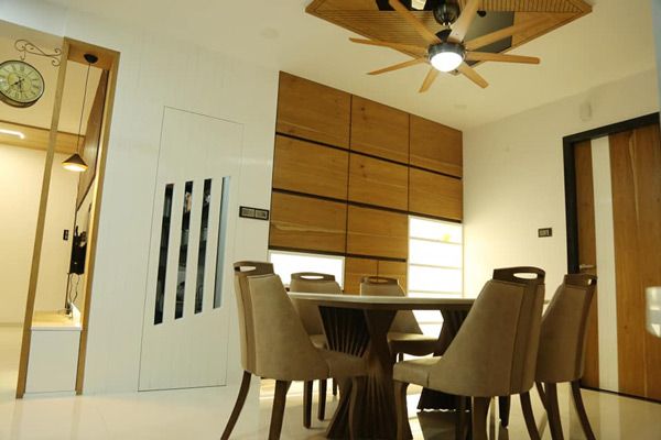 Dining Room – Table