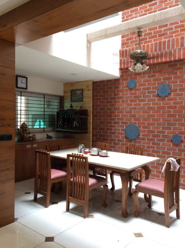 Dining Room – Table