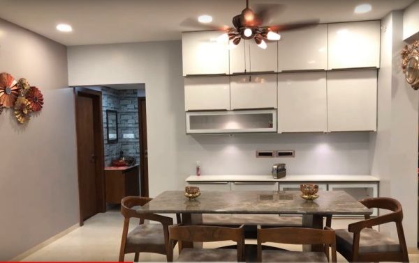 Dining Room – Table