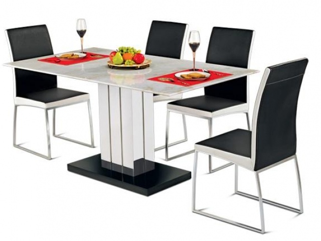 Dining Room – Table