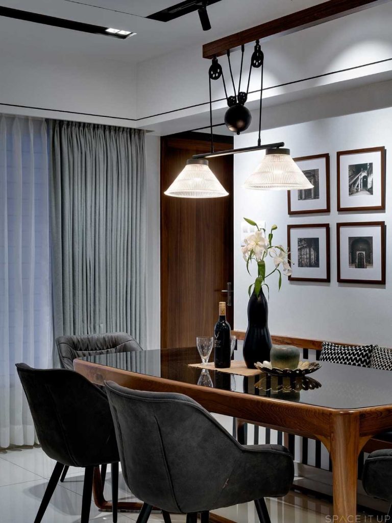 Dining Room – Table