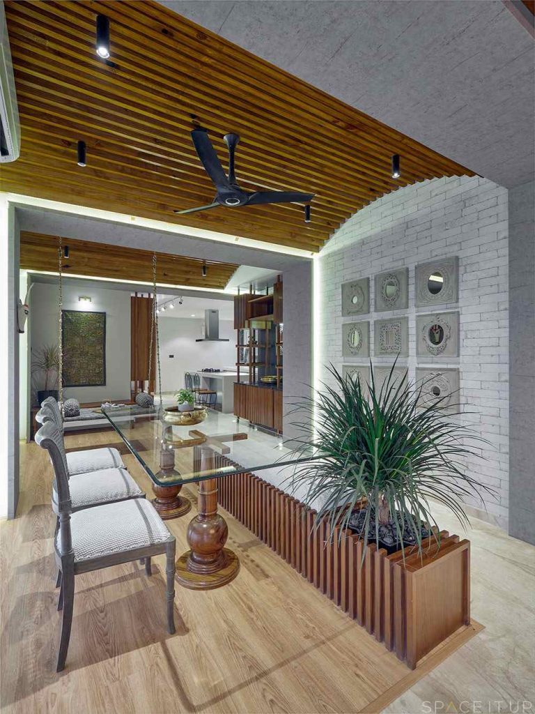 Dining Room – Table