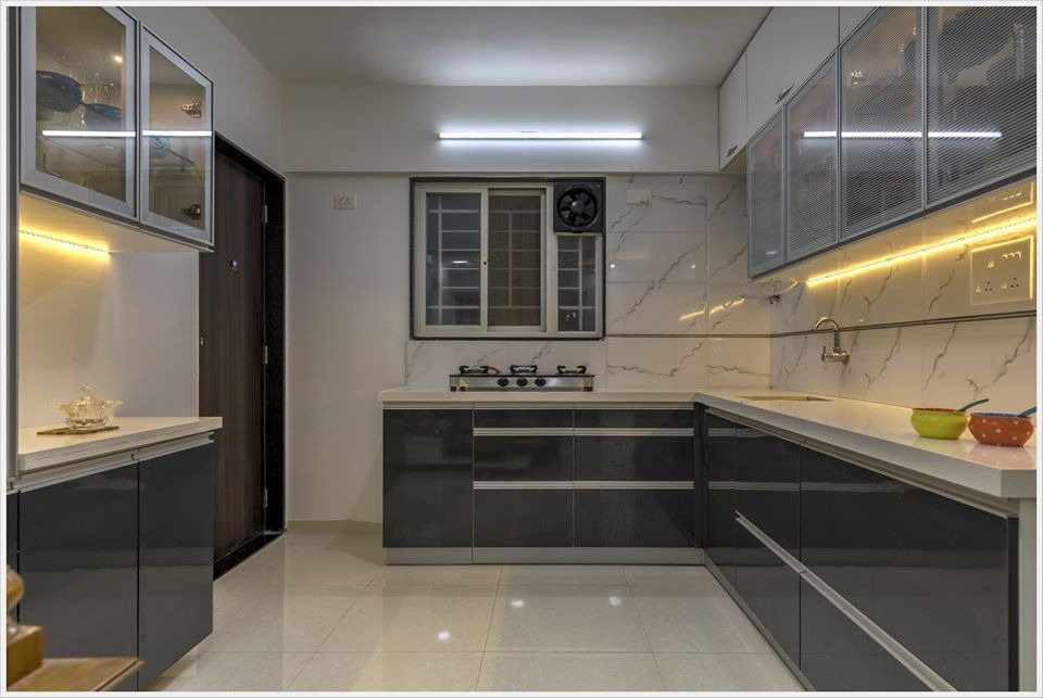 Kitchen with L Shaped Kitchen