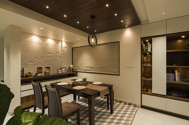 Dining Room – Table