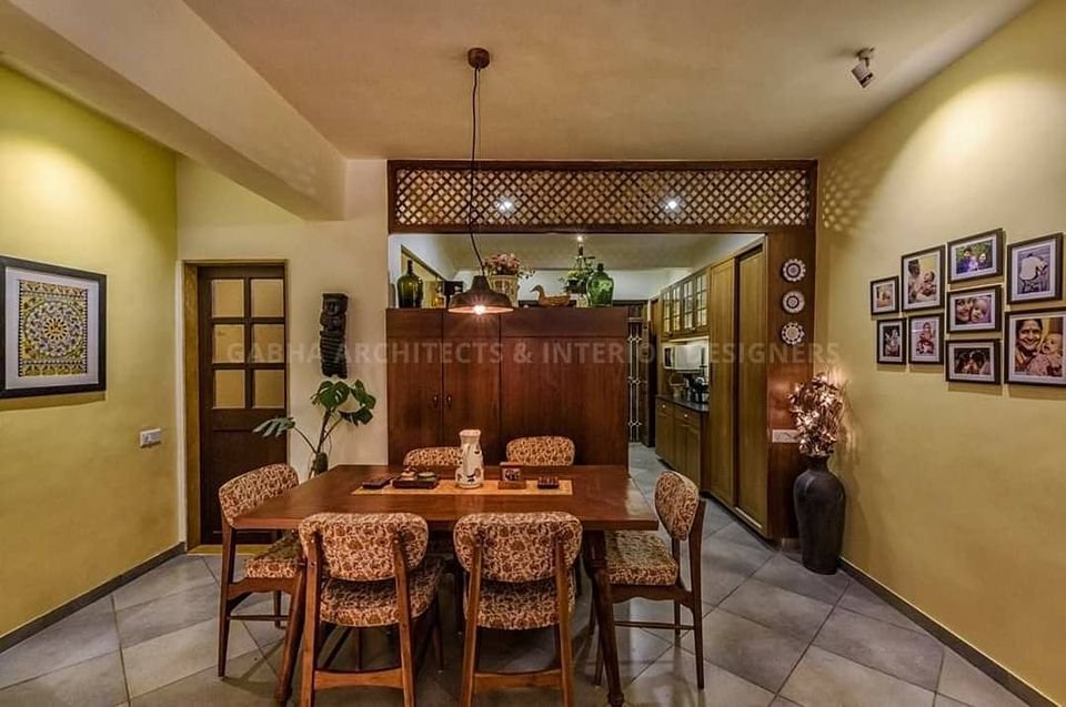 Dining Room – Table