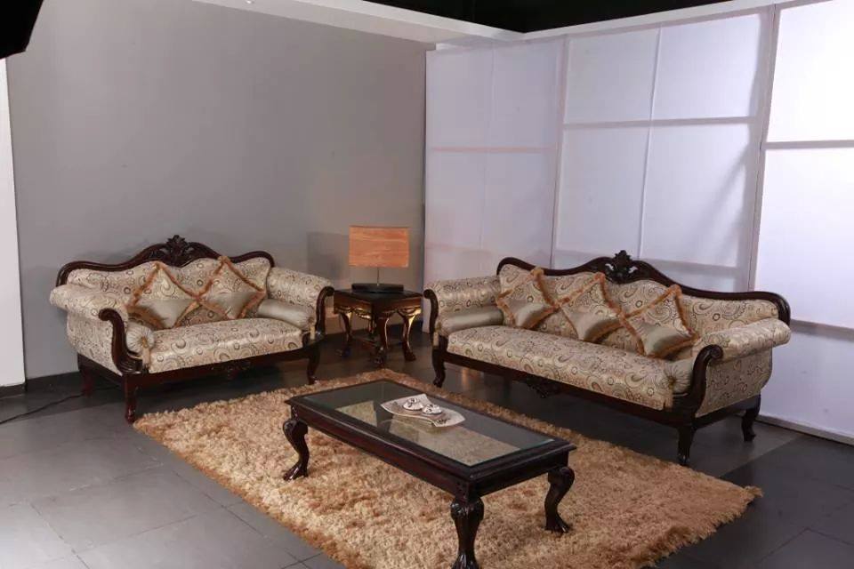 Sofa – Center Table