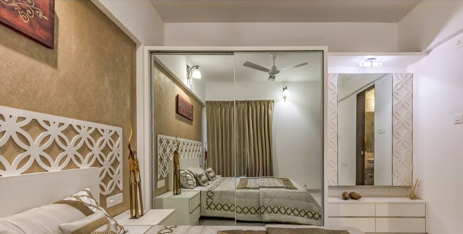 Wooden-Wardrobe-with-Fitted-Mirror-Sliding-Doors-Dressing-Table-with-Wall-Mounted-Mirror-1