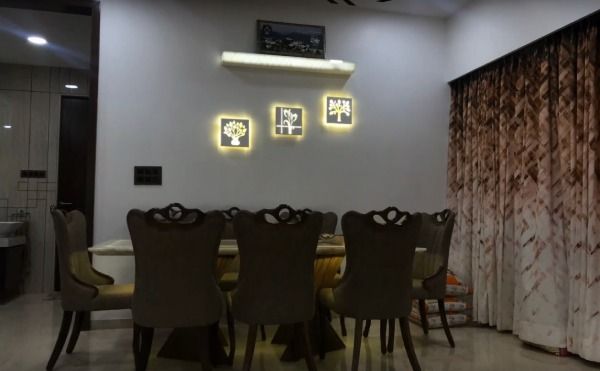 Dining Room – Table