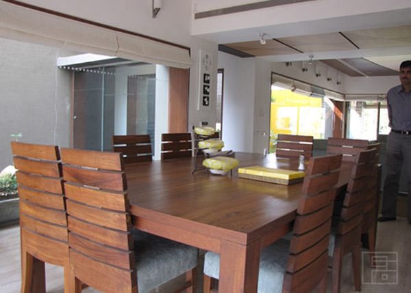 Dining Room – Table