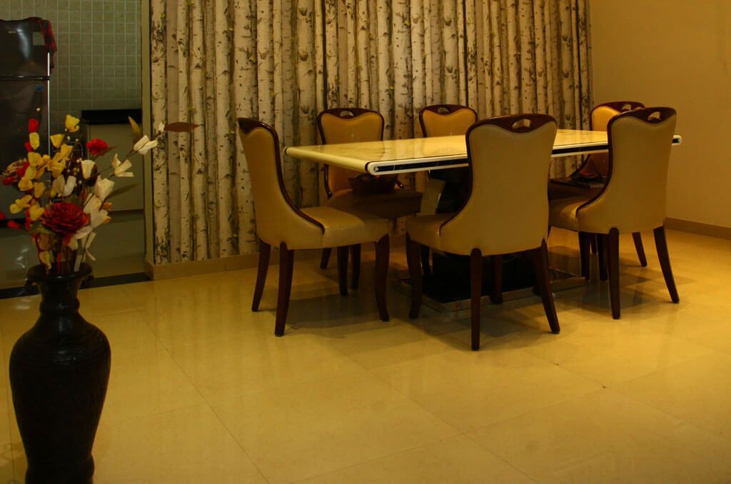 Dining Room – Table