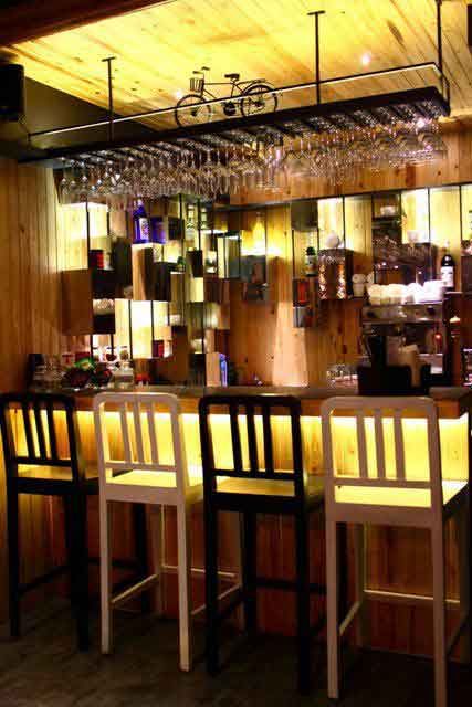 Vicinia Restaurant Interior, Mumbai