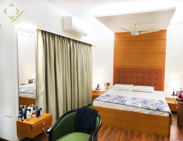 Bedroom Accommodating Wooden Bed