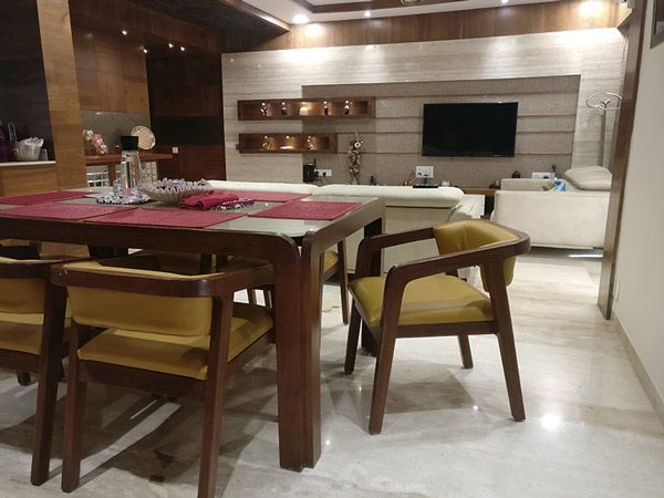 Dining Room – Table