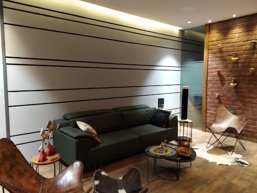 Sofa – Center Table