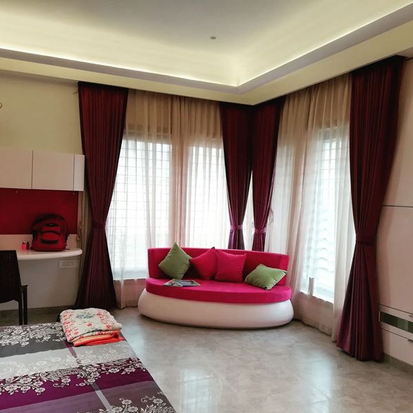 Sofa – Center Table