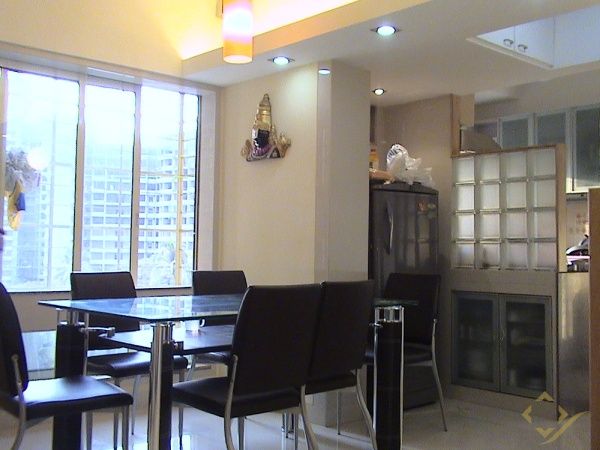 Dining Room – Table