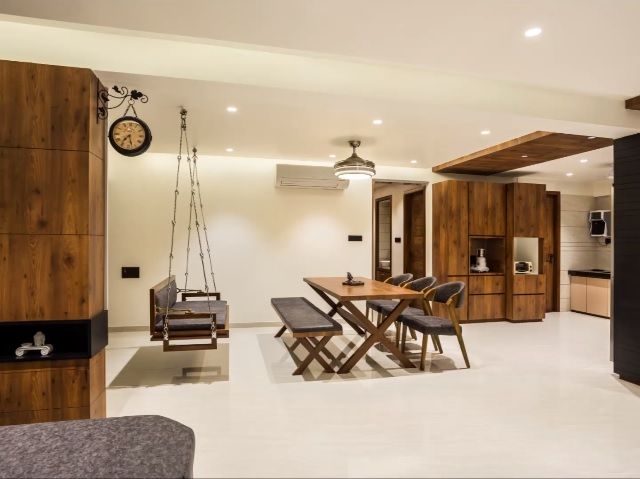 Dining Room – Table