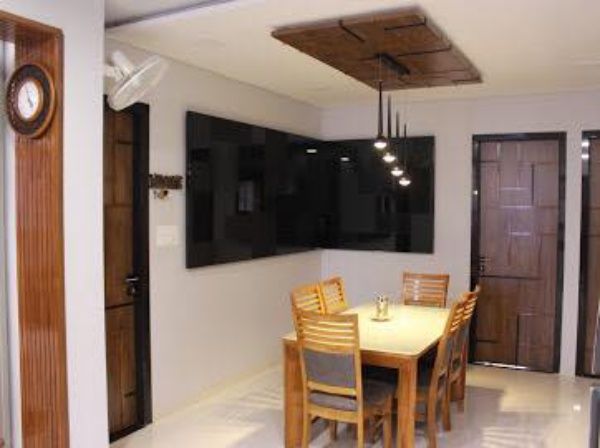 Dining Room – Table
