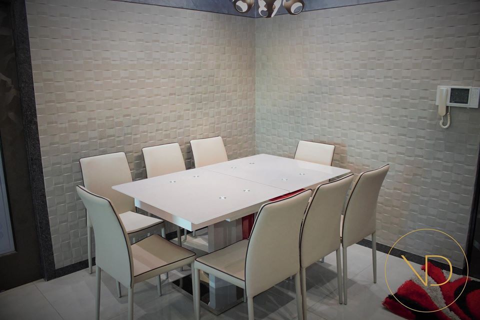 Dining Room – Table