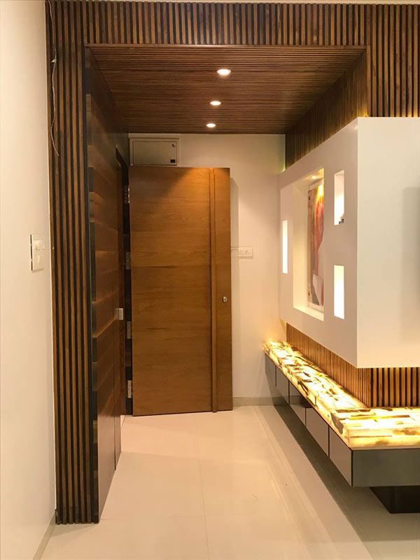 Entrance Foyer in Contemporary Design