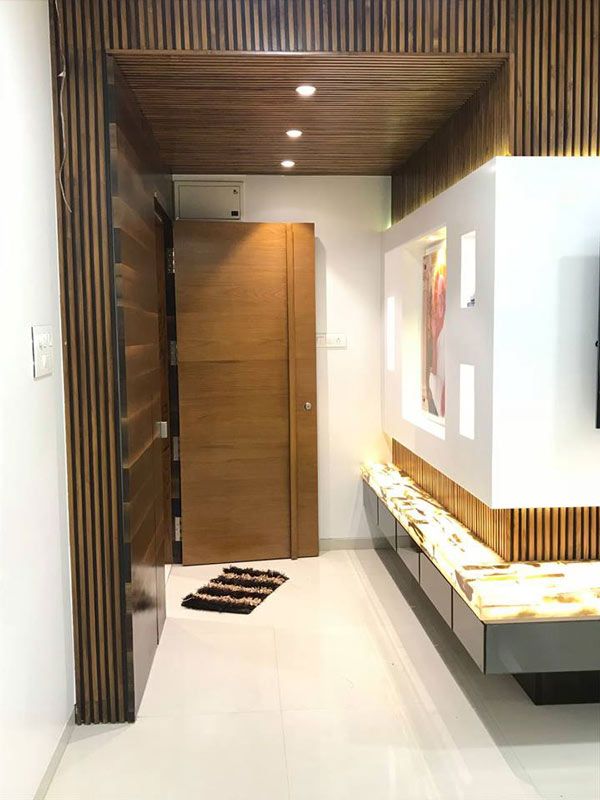 Entrance Foyer in Contemporary Design