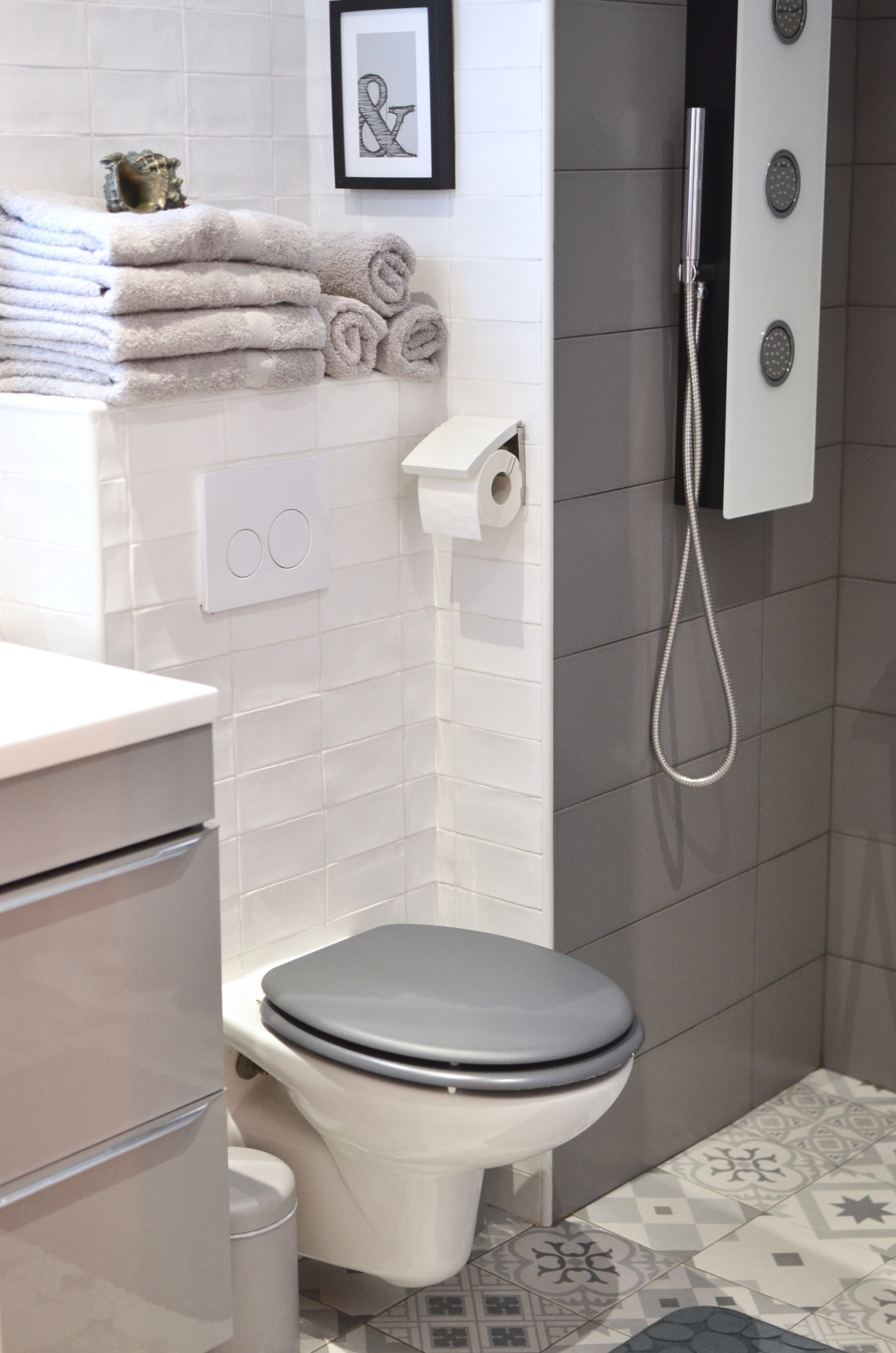 Rolled up towels for guest bathroom