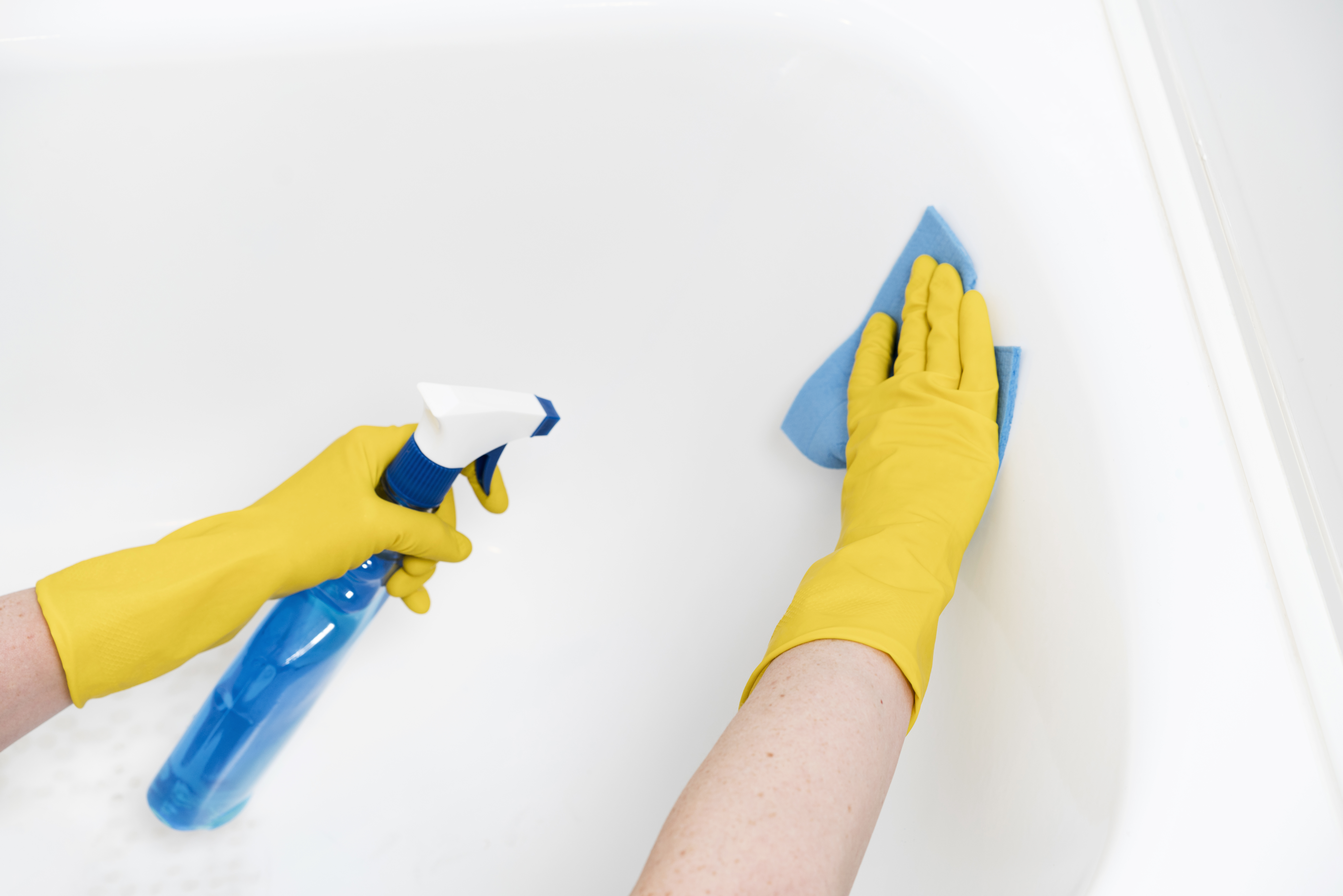 Cleaning Bathtub Cleaning Bathtub
