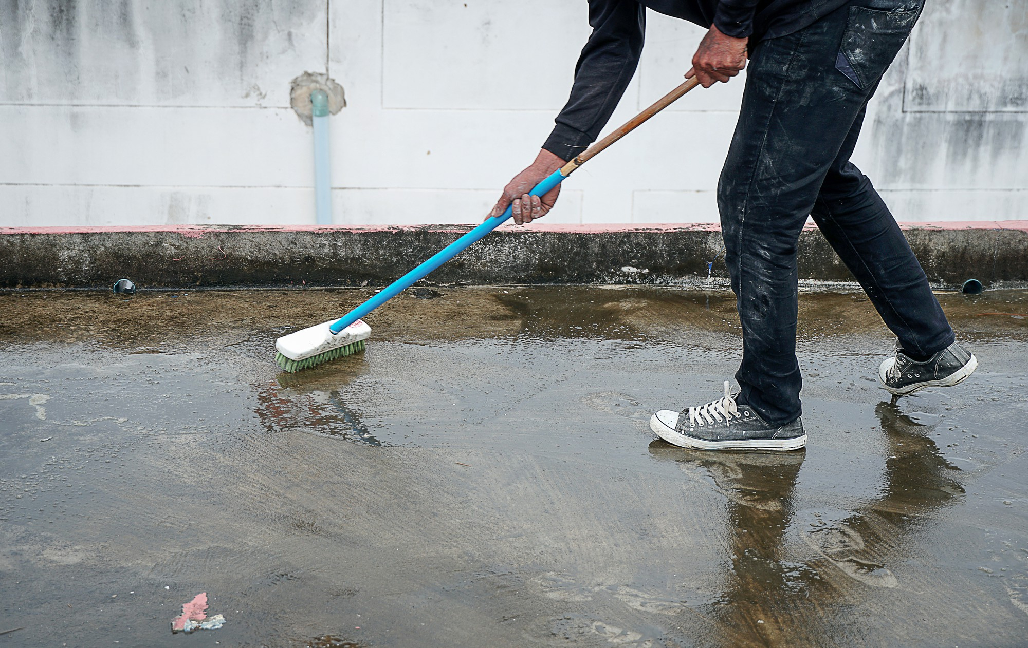 Cleaning Concrete Walkway