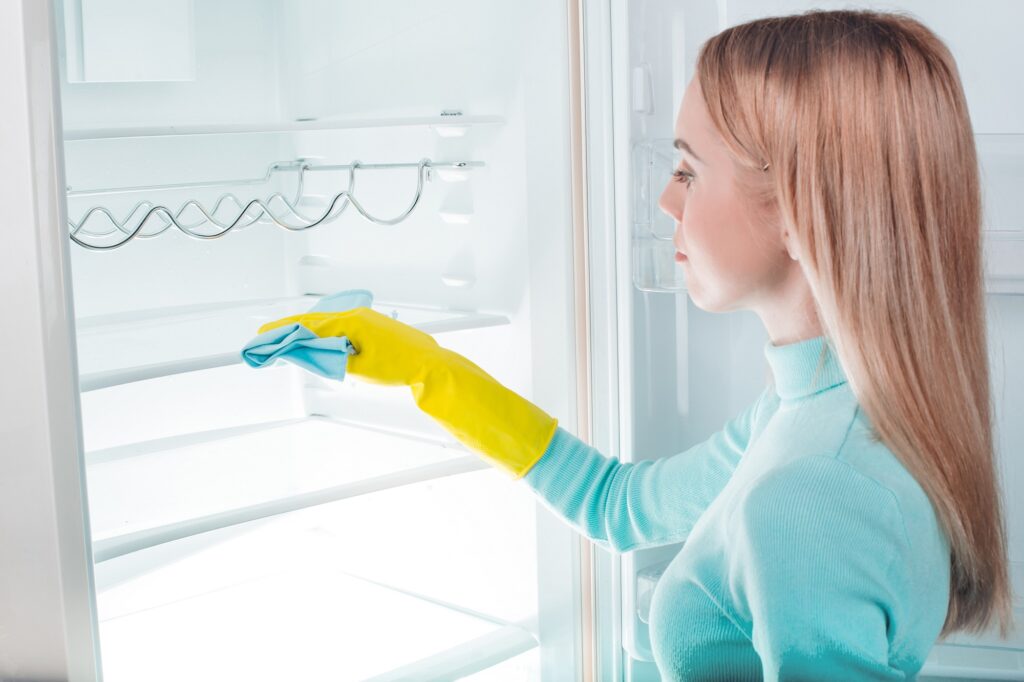 Cleaning Refrigerator