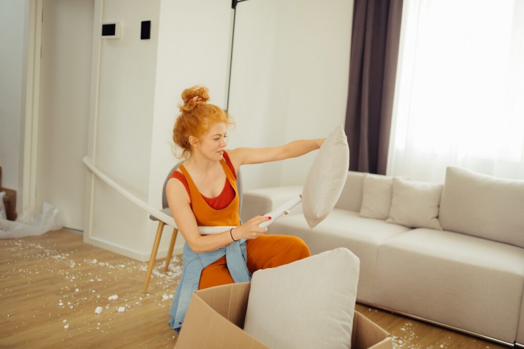 Glance at Room for Clutter