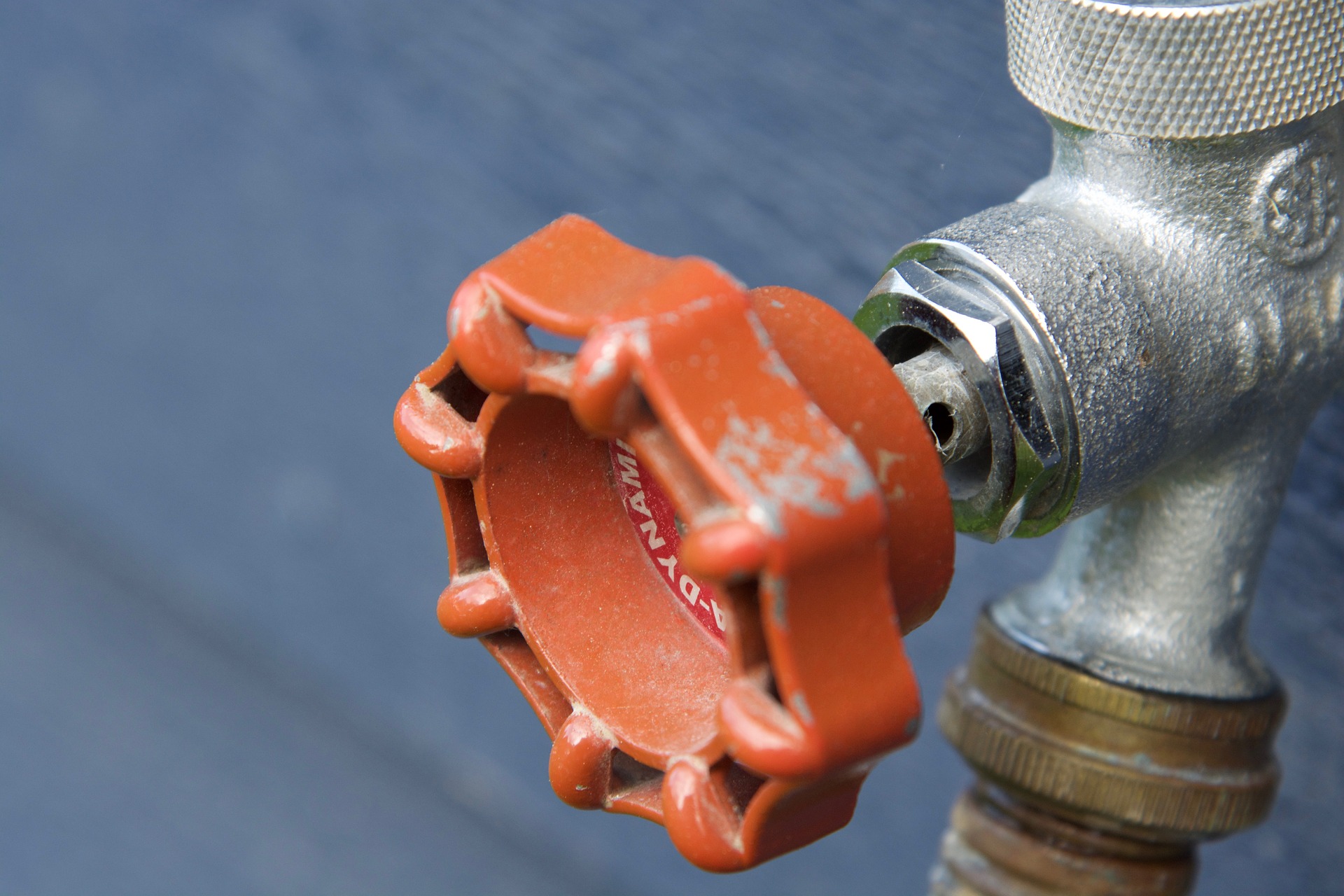Install the Shutoff Valves Install the Shutoff Valves
