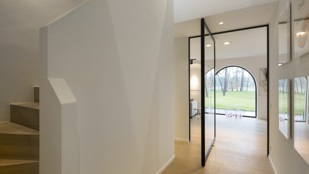 Pivot doors Pivot doors