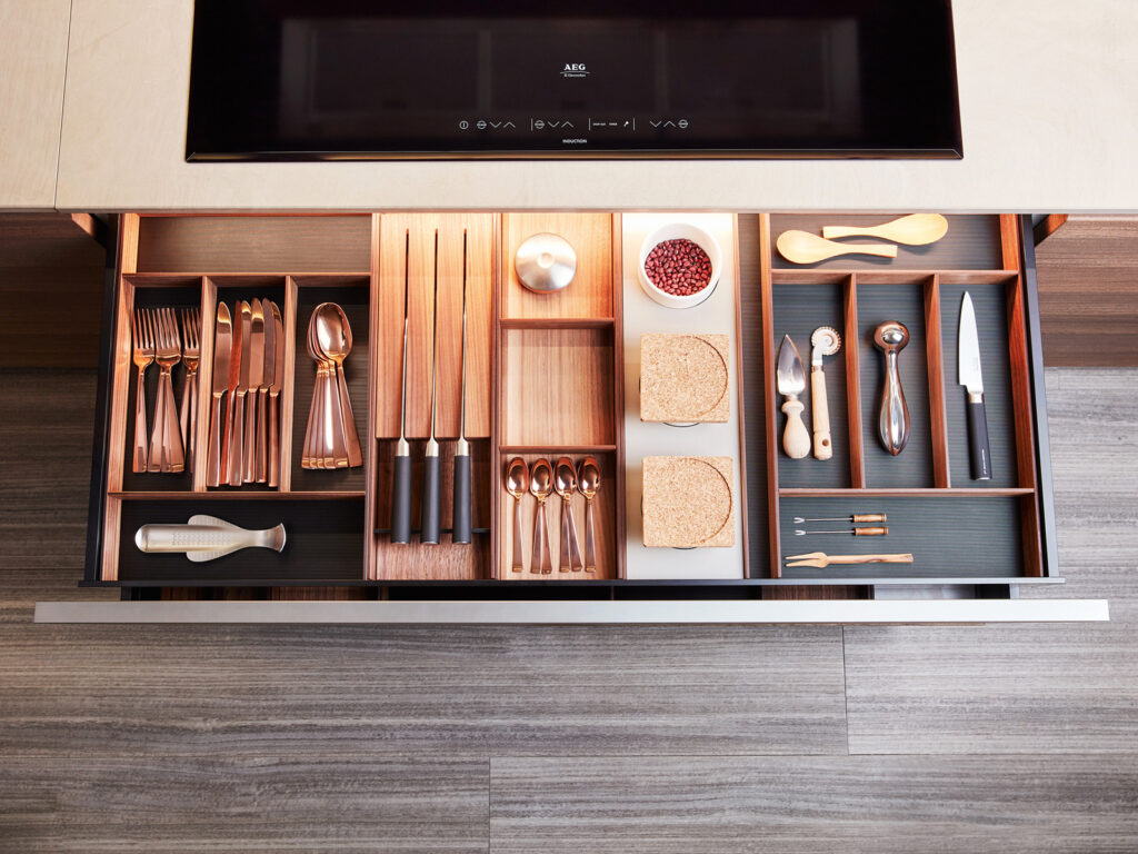 Sleek Cutlery Organizer