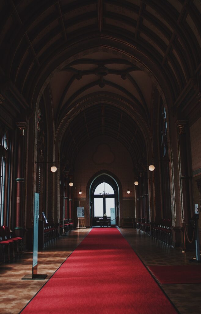 Dark Interiors of Gothic Decor Dark Interiors of Gothic Decor