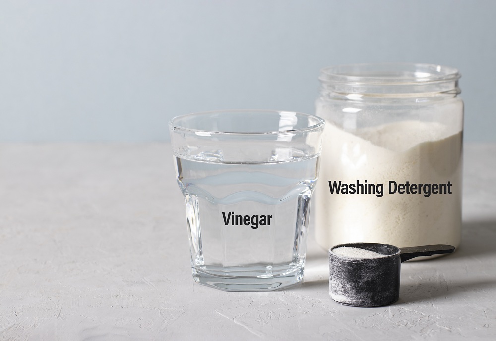 Washing Detergent And Vinegar To Rusted Stainless Steel Sink