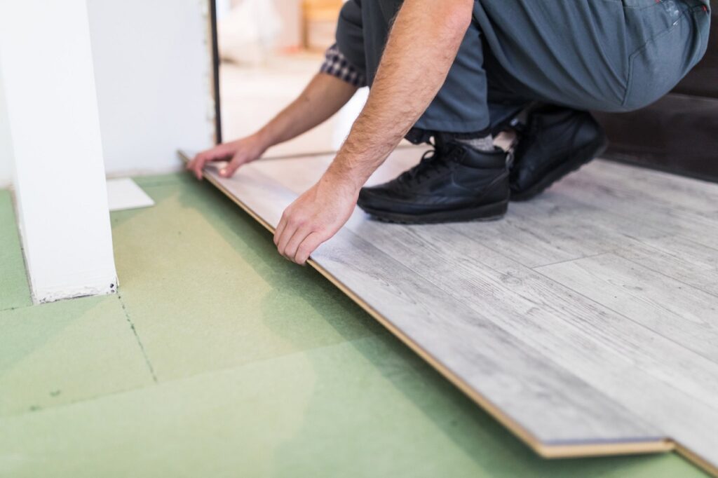 Click Lock in Hardwood Flooring Installation