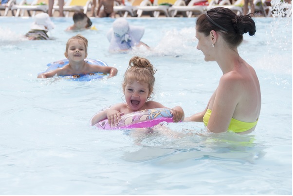 Swimming Pool in Planned Community Home Swimming Pool in Planned Community Home