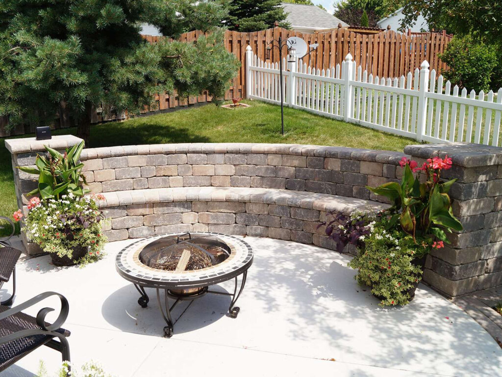 What is a Patio Seat Wall? What is a Patio Seat Wall?