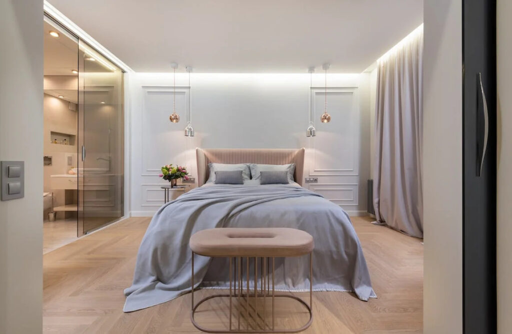 Luxurious Bedroom Luxurious Bedroom