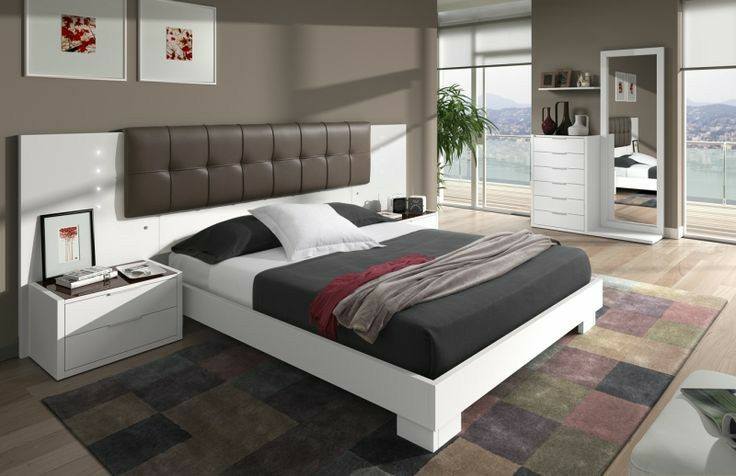 A minimalistic bedroom