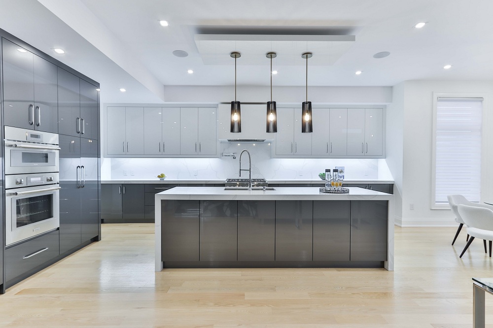 Completely Open and Inviting Kitchen