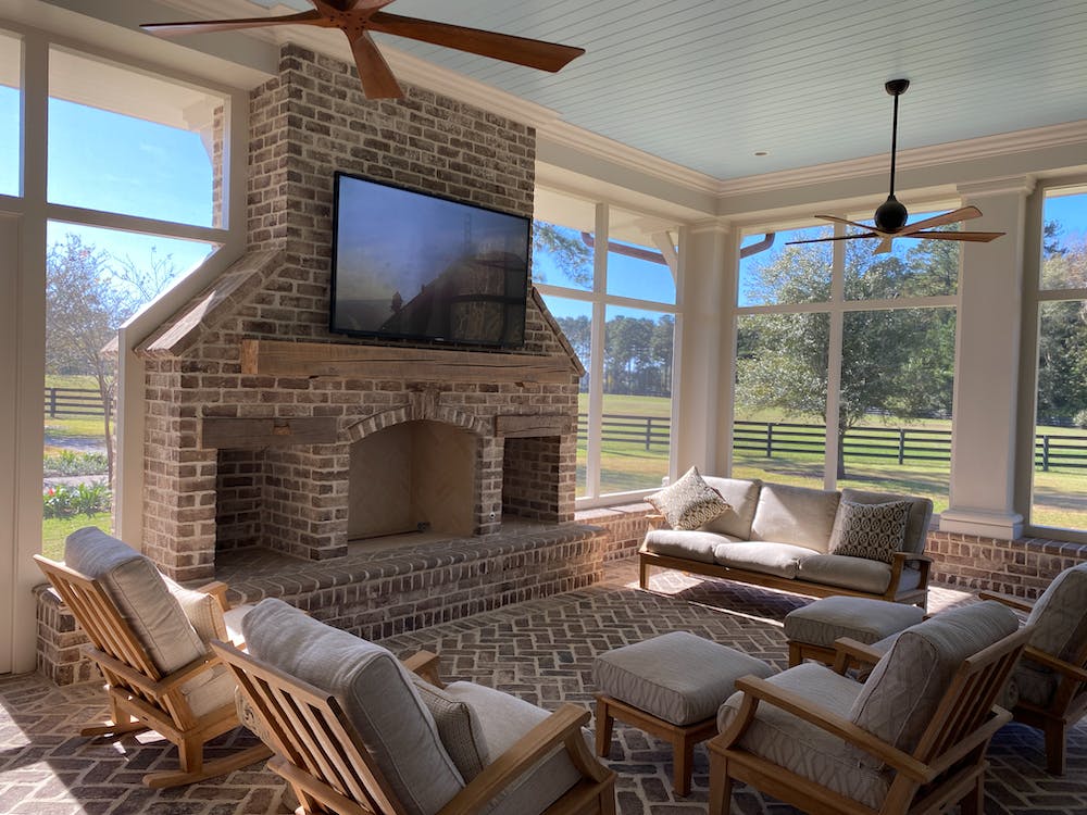 Bold and Dramatic Farmhouse Style Bold and Dramatic Farmhouse Style