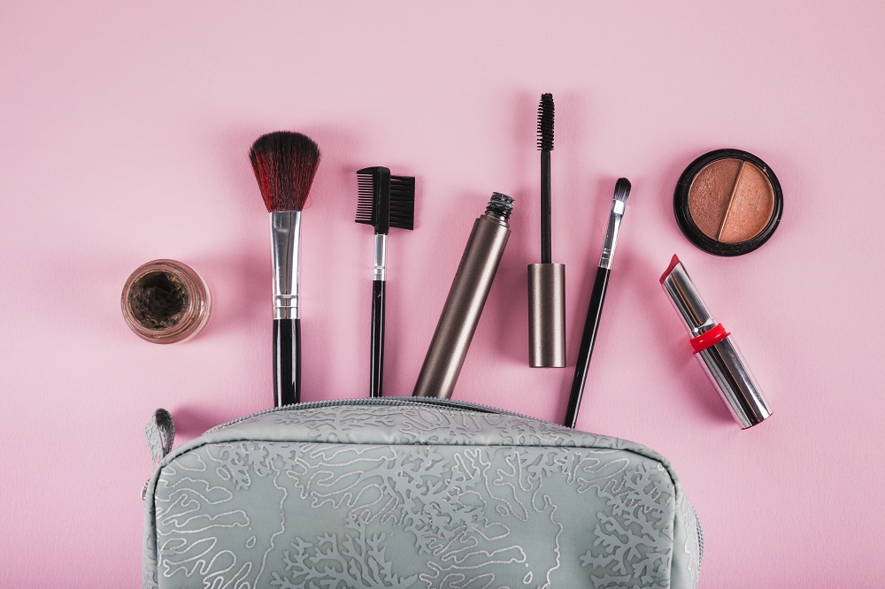 Cleaning Makeup Bag Cleaning Makeup Bag