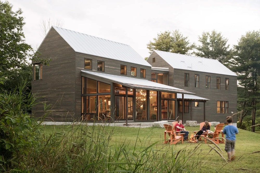 Exposed and Raw Farmhouse Style Exposed and Raw Farmhouse Style