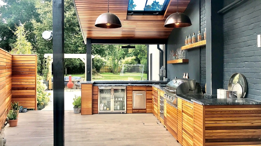 L-shaped Pizza Hut as an Outdoor Kitchen L-shaped Pizza Hut as an Outdoor Kitchen