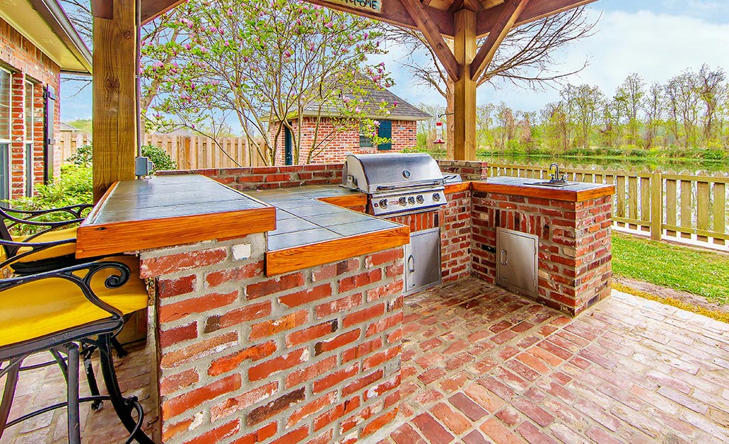 Reclaimed Bricks in Outdoor Kitchen Reclaimed Bricks in Outdoor Kitchen